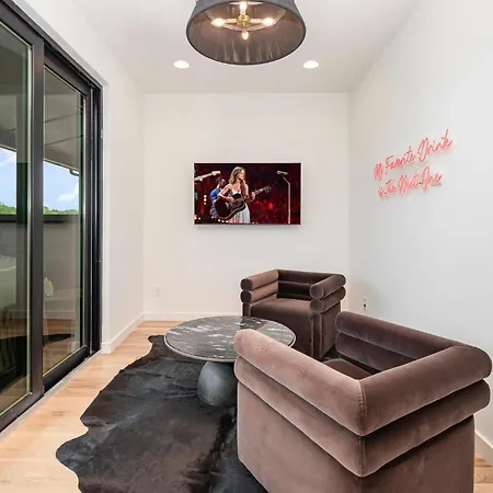 Holiday home Round-up - Private Deck/hot Tub - 7 Mins Broadway *