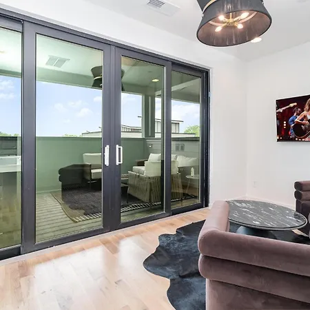 Round-up - Private Deck/hot Tub - 7 Mins Broadway Holiday home Nashville