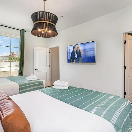 Holiday home Rodeo-rooftop Patio-skyline Views-near Broadway
