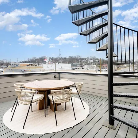 Huckleberry Outlaw-2 Units-hot Tub-near Broadway Holiday home Nashville