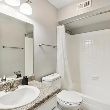 Jamestown D2 I Comfy 2 Bed 1 Bath Apartment Nashville