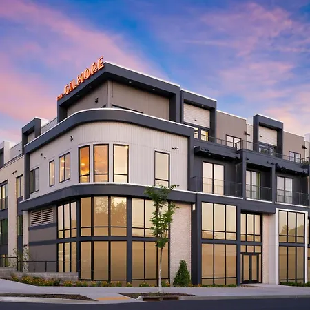 4 Units 16 Guests New 12 South Rooftop Courtyard The Gilmore *