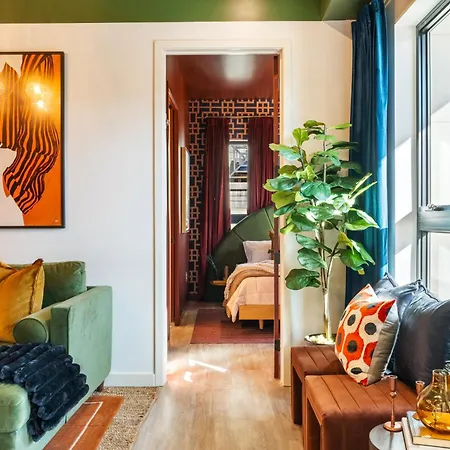 The Crescendo - On Music Row Apartment *