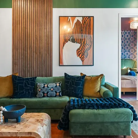 The Crescendo - On Music Row Apartment