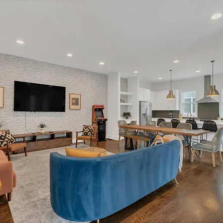2 Lux Homes 2mi To Broadway Huge Rooftop Sleeps 24 Nashville