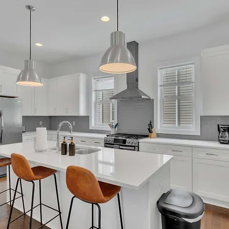 3 Lux Homes Huge Rooftop 2mi To Broadway Sleeps 36