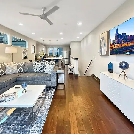 Nashville Skyview Modern Luxury Mins To Broadway Holiday home Nashville