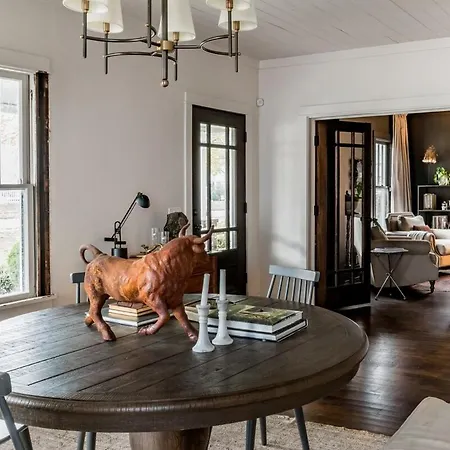 Stylish Renovated Craftsman With Pool And Garden Escape Nashville