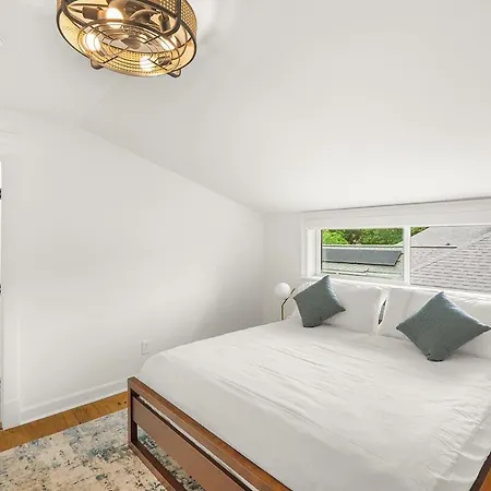 Holiday home Stunning Close To Downtown And Bdwy *
