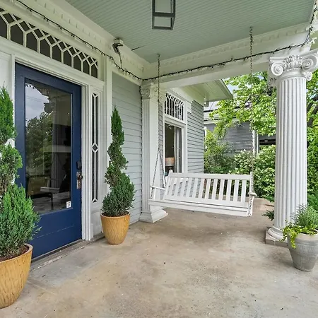 Stunning Close To Downtown And Bdwy