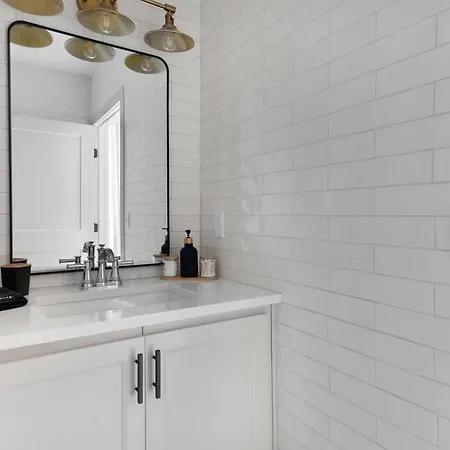 Dibs On By Maddox Apartment *