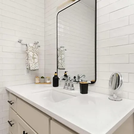 Harmony Hall By Maddox Apartment *