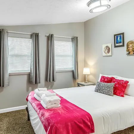 Holiday home The George On Jones By Local Nashville