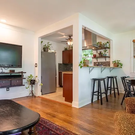 Holiday home The Daffodil On Kirkwood By Local Nashville