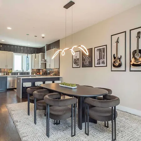 Brand New Elegance Rooftop Views Of Holiday home Nashville