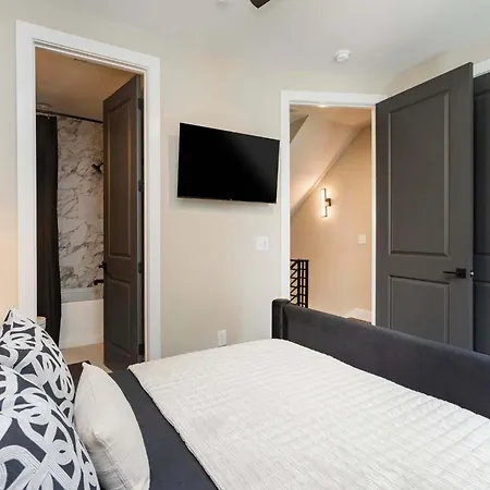 Brand New Elegance Rooftop Views Of *