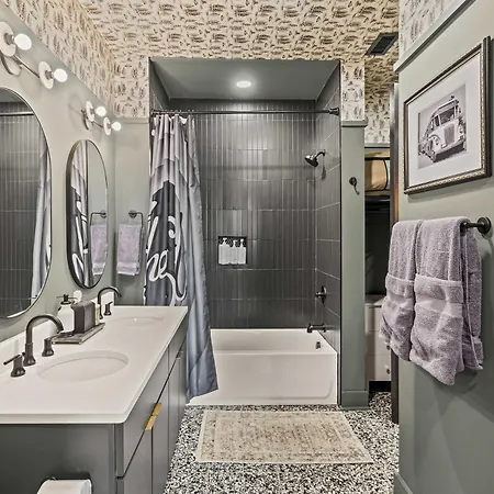 Luxe Trio Sleeps 21 And Rooftop Access