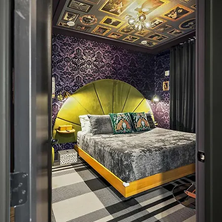 Luxe Trio Sleeps 21 And Rooftop Access *