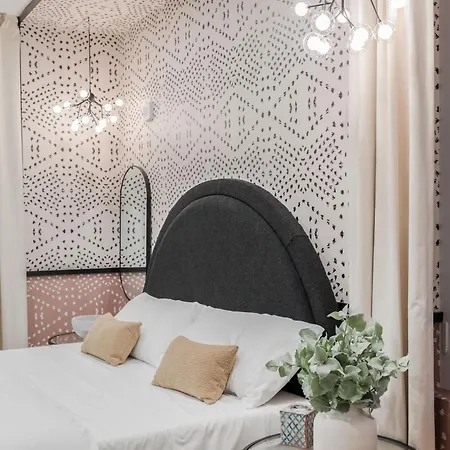 Apartment Luxe Trio Sleeps 21 And Rooftop Access Nashville