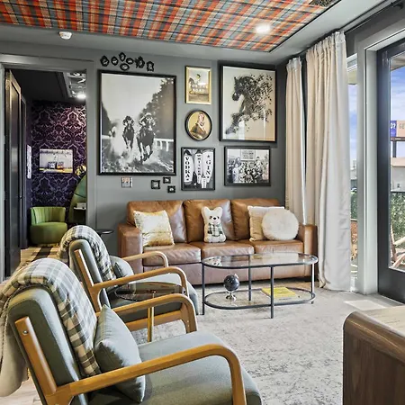 Apartment Luxe Trio Sleeps 21 And Rooftop Access Nashville