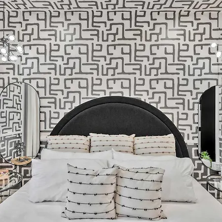 Luxe Trio Sleeps 21 And Rooftop Access *