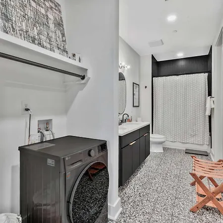 Luxe Trio Sleeps 21 And Rooftop Access