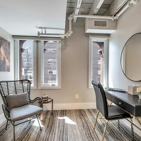 Skyline With Penthouse & Rooftop Deck 6br By Maddox Apartment *