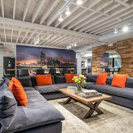 Skyline With Penthouse & Rooftop Deck 6br By Maddox * Nashville