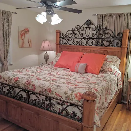 The Place Between The Lakes 4 Bedrooms 4 Beds Nashville