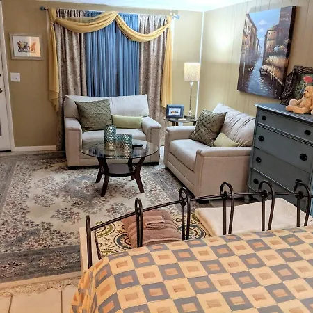 The Place Between The Lakes 4 Bedrooms 4 Beds