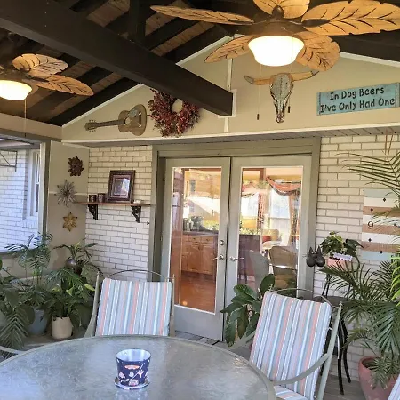 The Place Between The Lakes 4 Bedrooms 4 Beds *