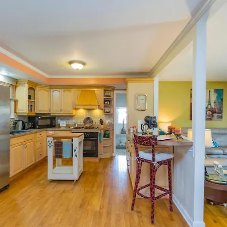 The Place Between The Lakes 4 Bedrooms 4 Beds * Nashville