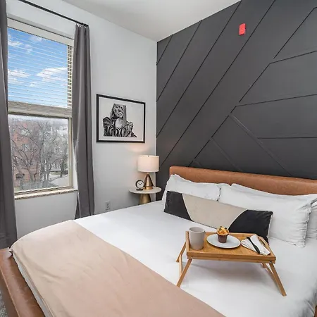 Lofts At 30th - Country Heart - 6 Mins To Broadway Holiday home *