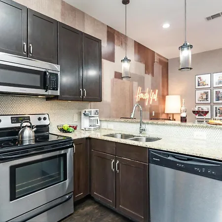 Holiday home Lofts At 30th - Country Heart - 6 Mins To Broadway *