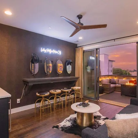 Holiday home Luxury - Fire Table Balcony & Views Nashville