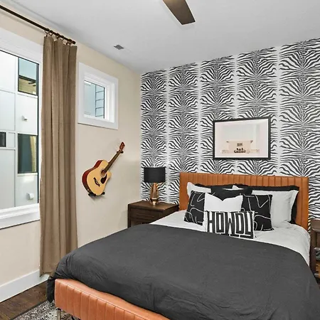 Holiday home Luxury - Fire Table Balcony & Views Nashville