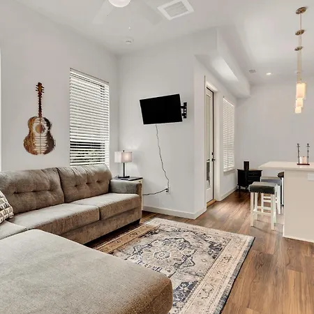 Charming Music Row Escape Holiday home