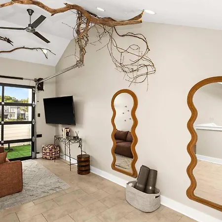 Holiday home Earth At 8th & Argyle Elite Vacation Spot *