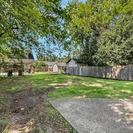 Charming 2br East Nash Duplex Great Location Apartment