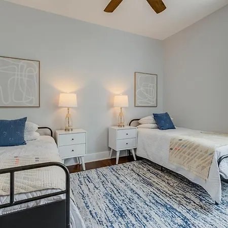 Private Rental-sleeps 12-cashville Charm