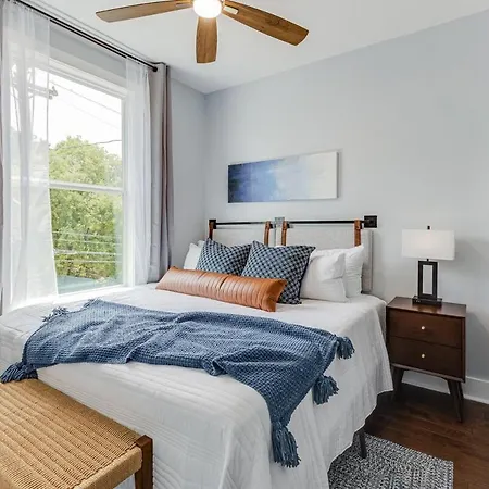 Private Rental-sleeps 12-cashville Charm Holiday home Nashville