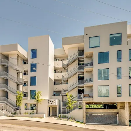 Stylish Riverfront Eve 305 - Free Parking Nashville