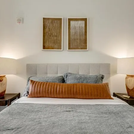 Holiday home Stylish Riverfront Eve 305 - Free Parking *