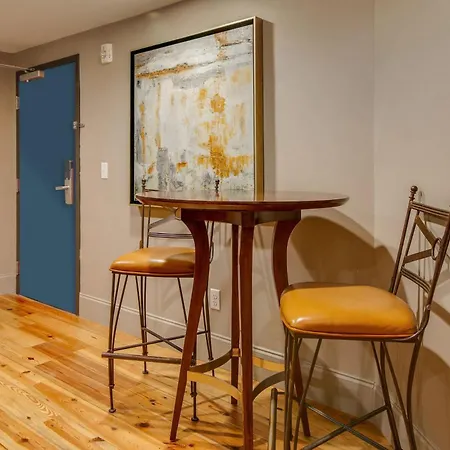 Holiday home Comfy Family Retreat For 4 In Dt Walk To Broadway Nashville
