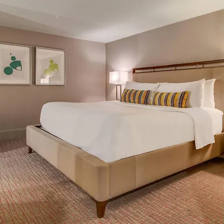 Comfy Family Retreat For 4 In Dt Walk To Broadway * Nashville
