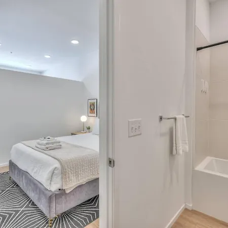 Apartment Amazing Downtown W Pool And Free Parking *