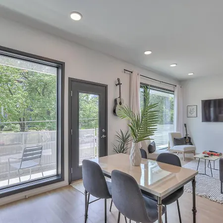 Amazing Downtown W Pool And Free Parking *