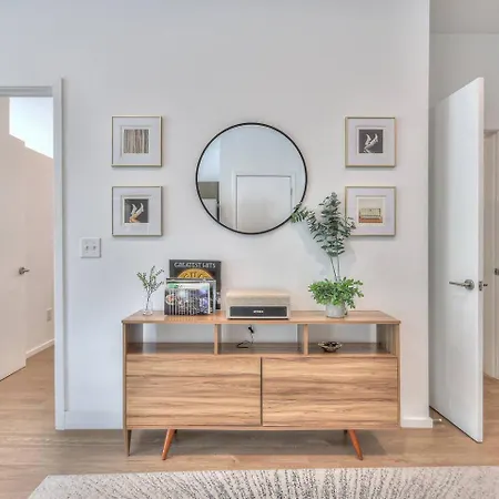 Apartment Amazing Downtown W Pool And Free Parking