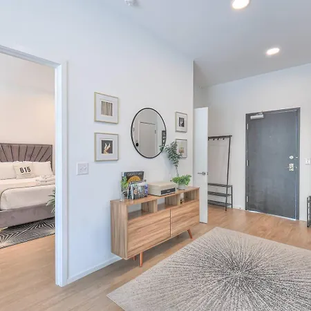 Amazing Downtown W Pool And Free Parking Nashville