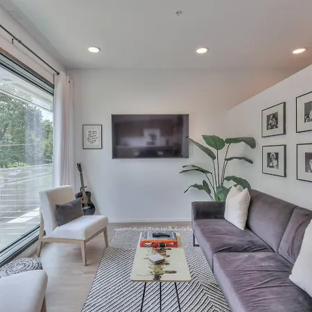 Apartment Amazing Downtown W Pool And Free Parking *